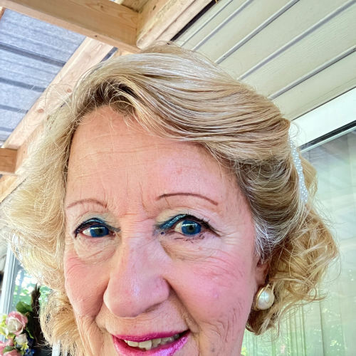 Nancy E Wright
